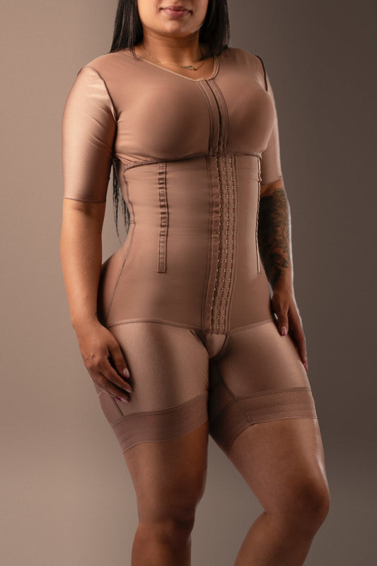 1090 - Mid Thigh Hourglass Bodyshaper With Bra